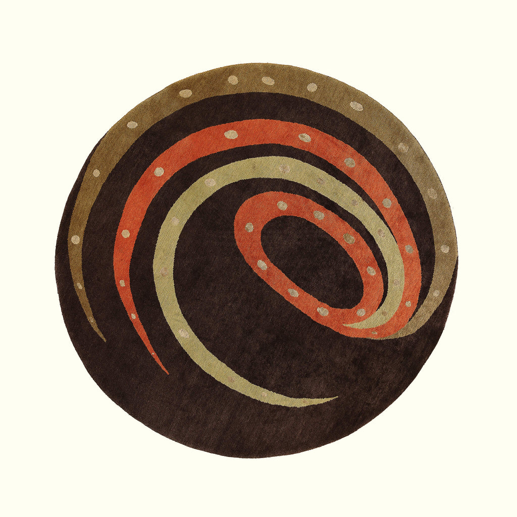 Caracol circular rug walnut brown designed by GvE&Co Georgina von Etzdorf